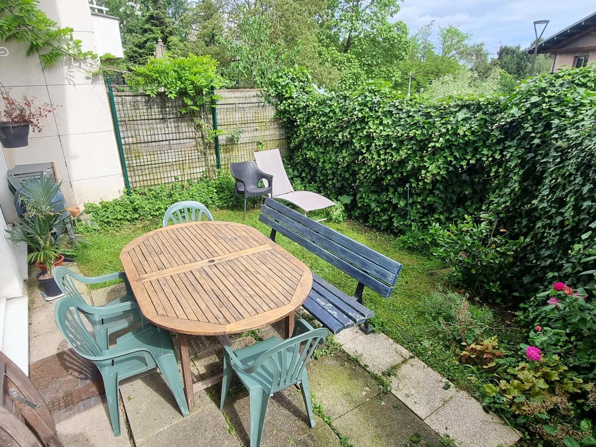 Chambre Avec Sdb Et Toilettes Privatives Rosny-sous-Bois Esterno foto